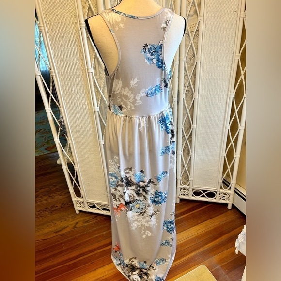 Maxi Dress Grey with Blue Pink White Flowers Round Neck Pockets size Large - Picture 10 of 16